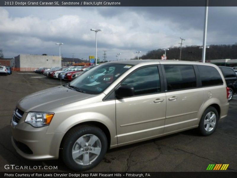 Sandstone / Black/Light Graystone 2013 Dodge Grand Caravan SE