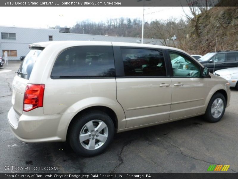 Sandstone / Black/Light Graystone 2013 Dodge Grand Caravan SE