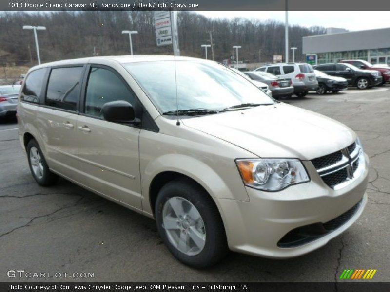 Sandstone / Black/Light Graystone 2013 Dodge Grand Caravan SE