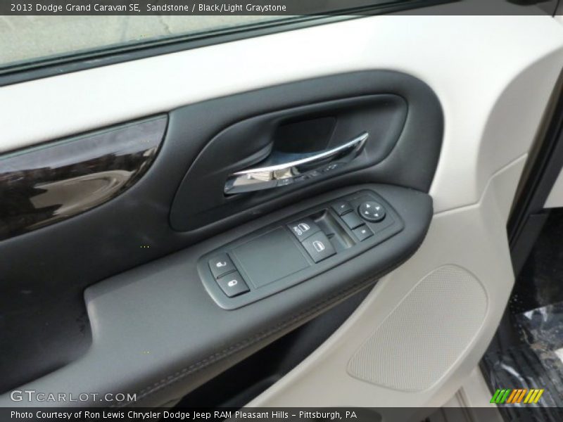 Sandstone / Black/Light Graystone 2013 Dodge Grand Caravan SE