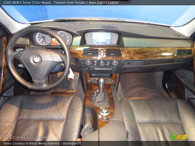 Dashboard of 2006 5 Series 530xi Wagon