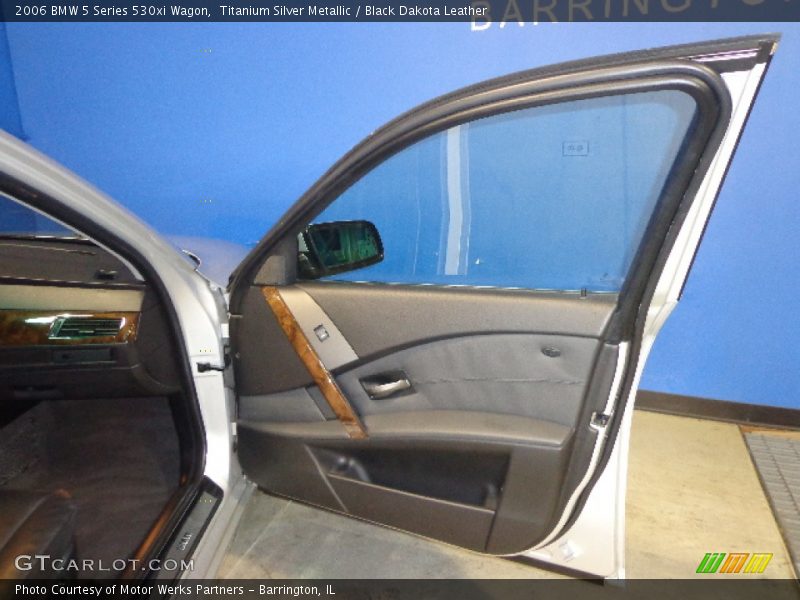 Titanium Silver Metallic / Black Dakota Leather 2006 BMW 5 Series 530xi Wagon