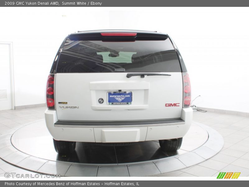 Summit White / Ebony 2009 GMC Yukon Denali AWD