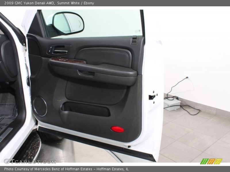Summit White / Ebony 2009 GMC Yukon Denali AWD
