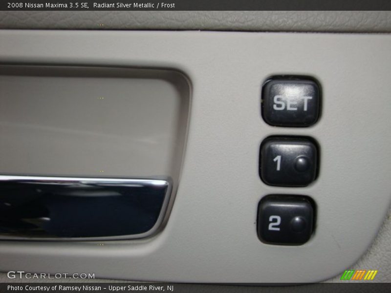 Radiant Silver Metallic / Frost 2008 Nissan Maxima 3.5 SE