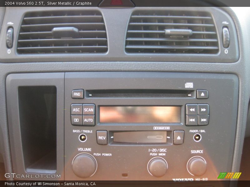 Audio System of 2004 S60 2.5T