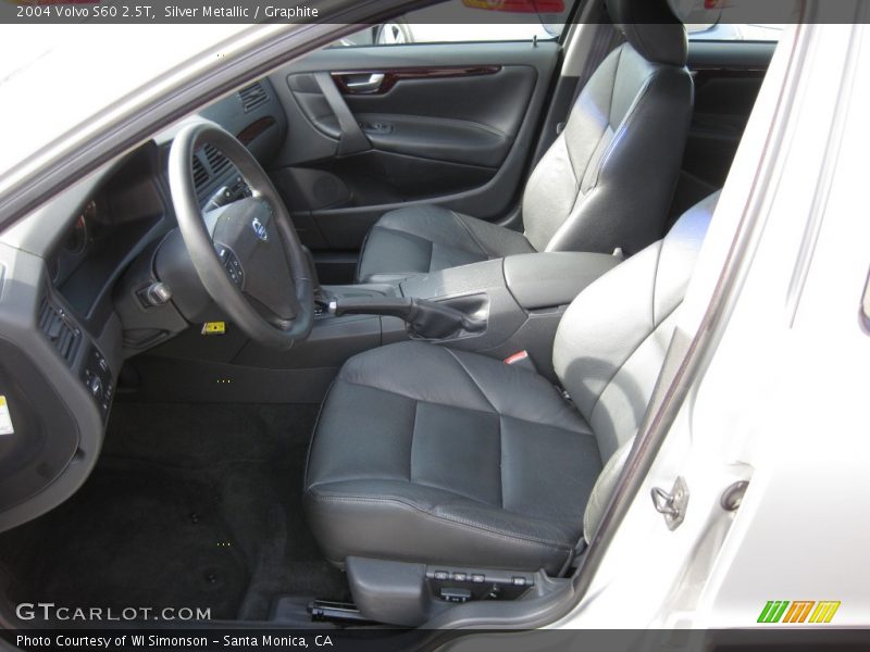 Front Seat of 2004 S60 2.5T
