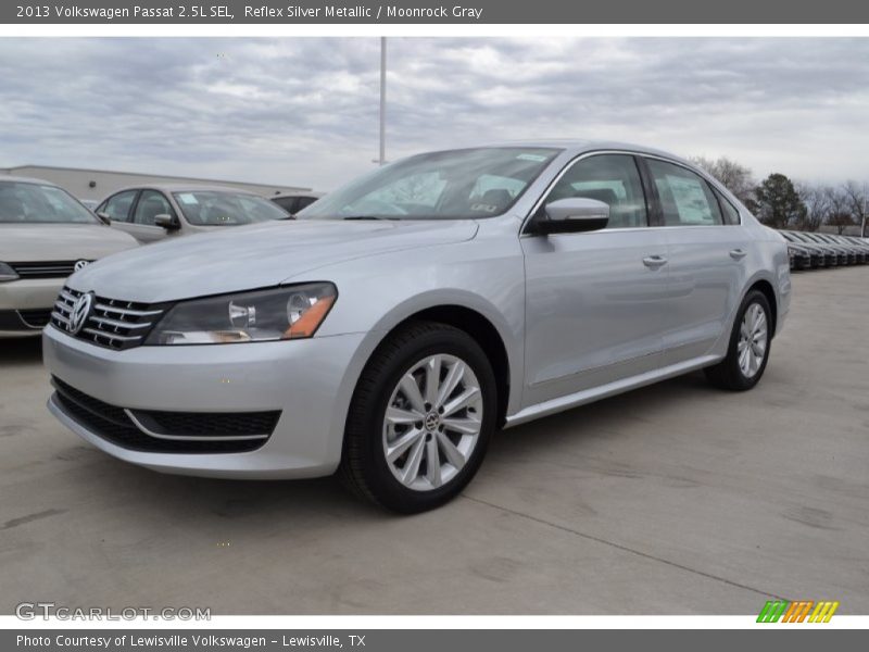 Front 3/4 View of 2013 Passat 2.5L SEL