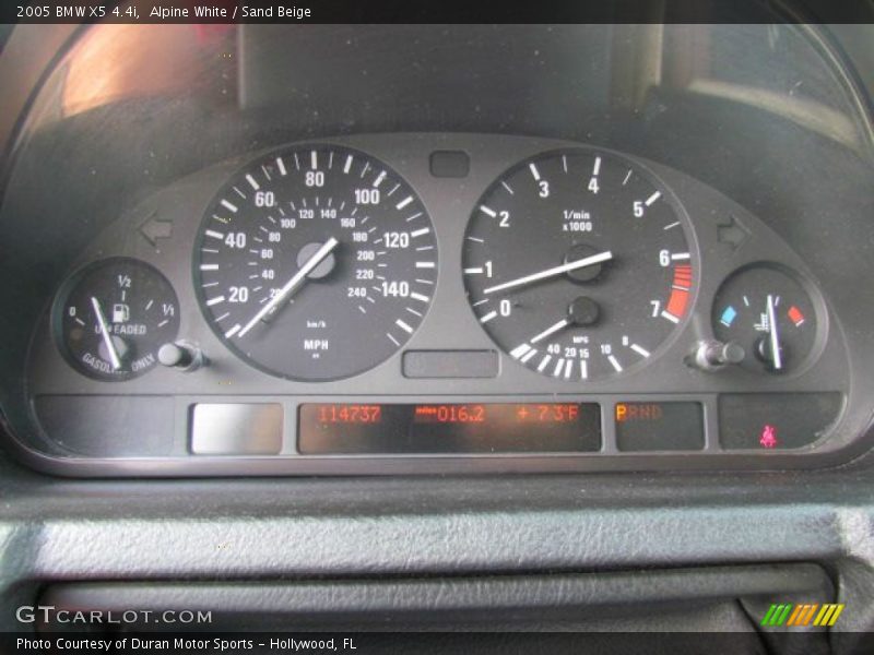 Alpine White / Sand Beige 2005 BMW X5 4.4i