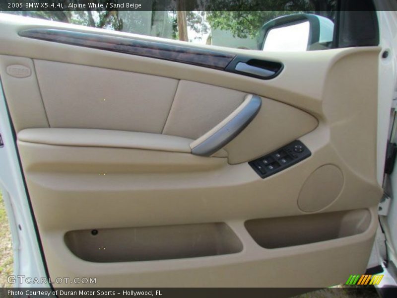 Alpine White / Sand Beige 2005 BMW X5 4.4i