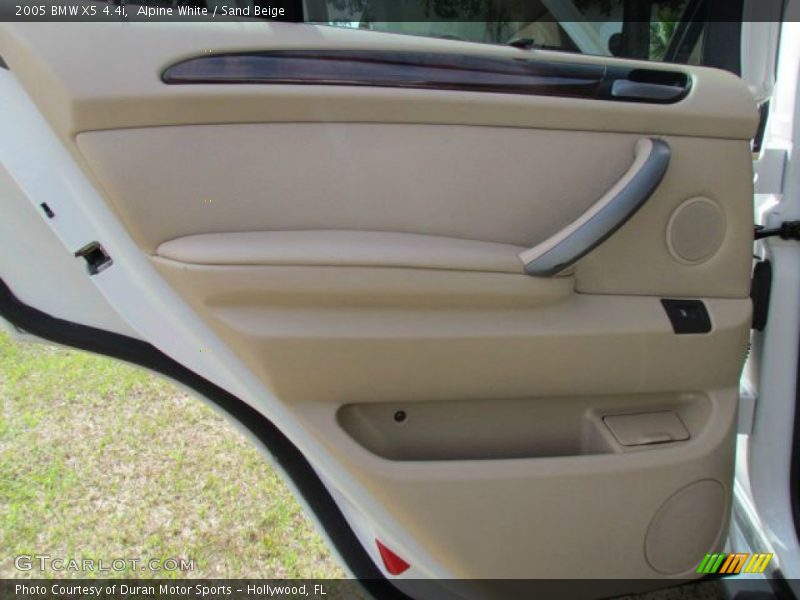Alpine White / Sand Beige 2005 BMW X5 4.4i
