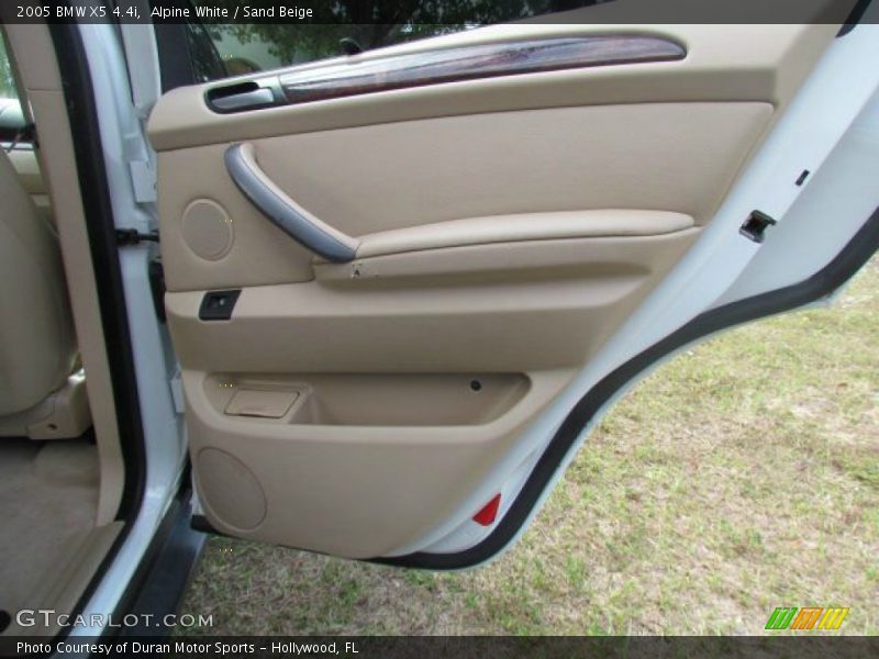 Alpine White / Sand Beige 2005 BMW X5 4.4i