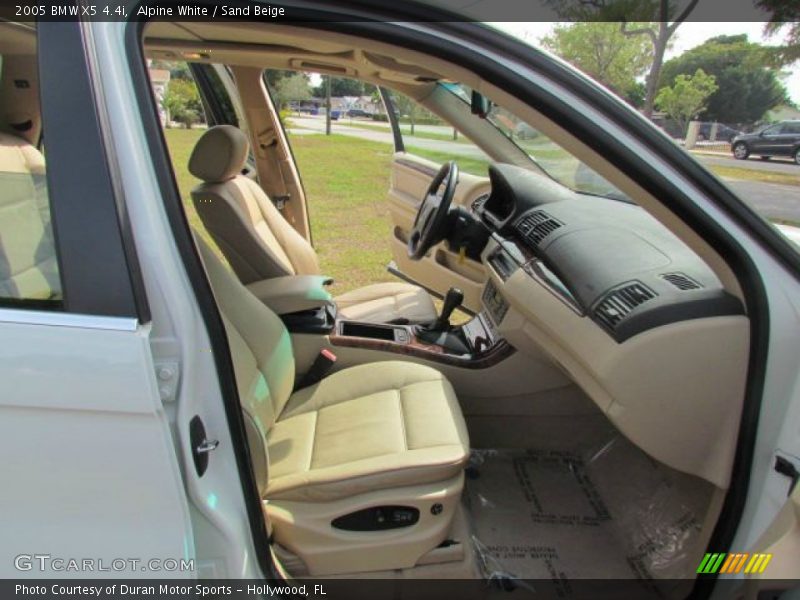 Alpine White / Sand Beige 2005 BMW X5 4.4i