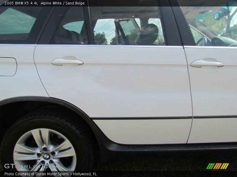 Alpine White / Sand Beige 2005 BMW X5 4.4i