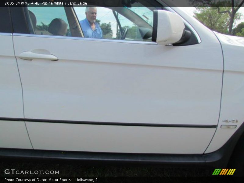 Alpine White / Sand Beige 2005 BMW X5 4.4i
