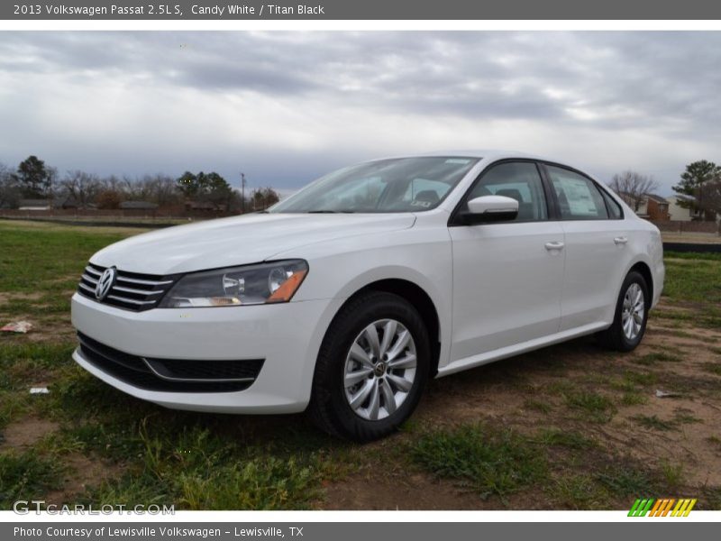 Candy White / Titan Black 2013 Volkswagen Passat 2.5L S