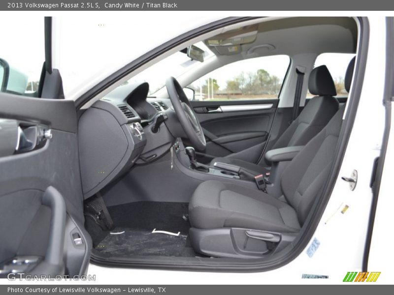 Candy White / Titan Black 2013 Volkswagen Passat 2.5L S