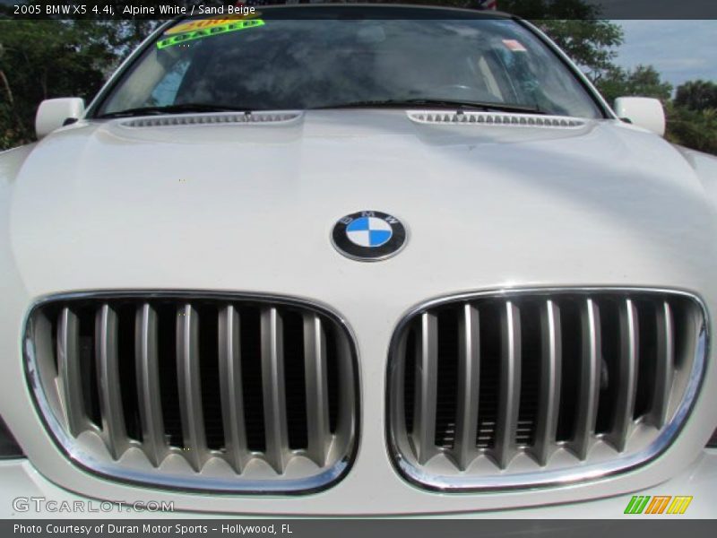 Alpine White / Sand Beige 2005 BMW X5 4.4i