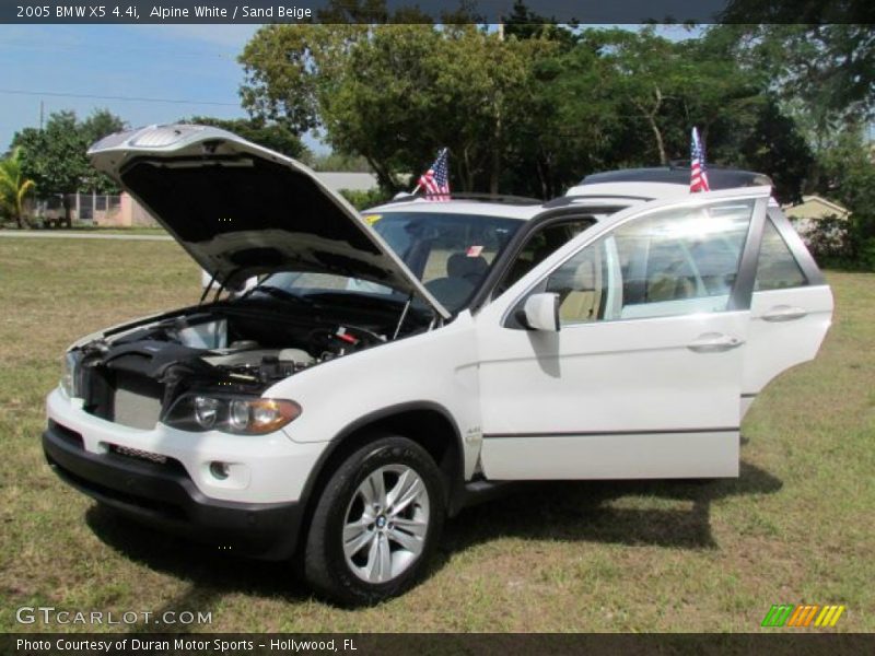 Alpine White / Sand Beige 2005 BMW X5 4.4i