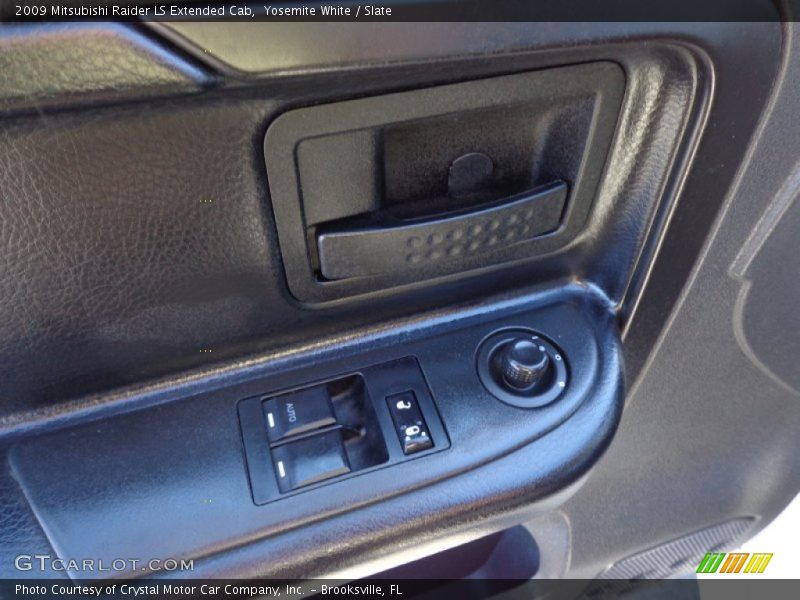 Yosemite White / Slate 2009 Mitsubishi Raider LS Extended Cab