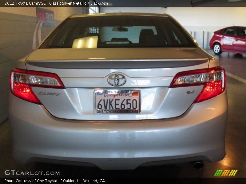 Classic Silver Metallic / Black/Ash 2012 Toyota Camry SE