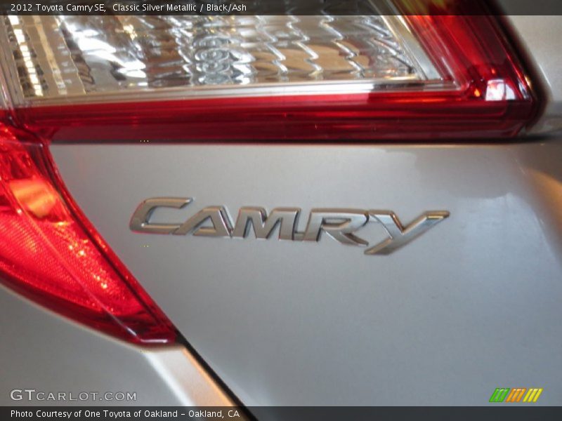 Classic Silver Metallic / Black/Ash 2012 Toyota Camry SE