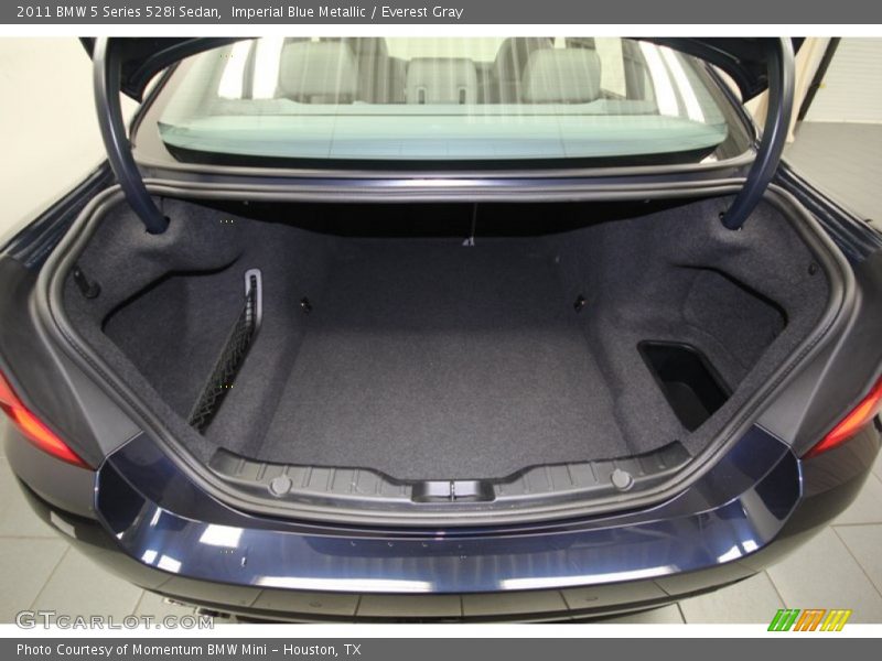  2011 5 Series 528i Sedan Trunk