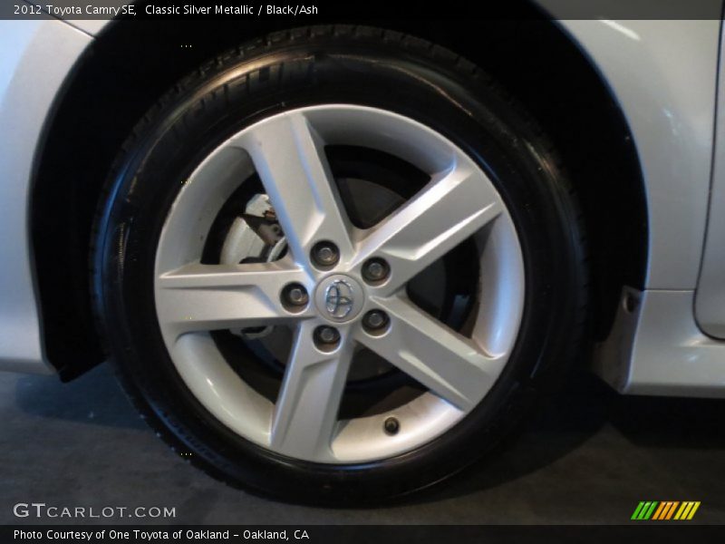 Classic Silver Metallic / Black/Ash 2012 Toyota Camry SE