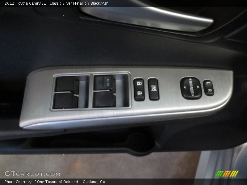 Classic Silver Metallic / Black/Ash 2012 Toyota Camry SE