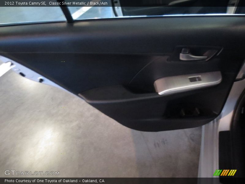 Classic Silver Metallic / Black/Ash 2012 Toyota Camry SE