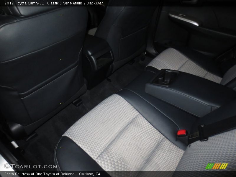 Classic Silver Metallic / Black/Ash 2012 Toyota Camry SE