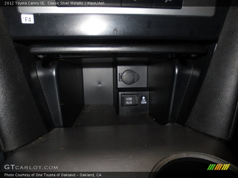 Classic Silver Metallic / Black/Ash 2012 Toyota Camry SE