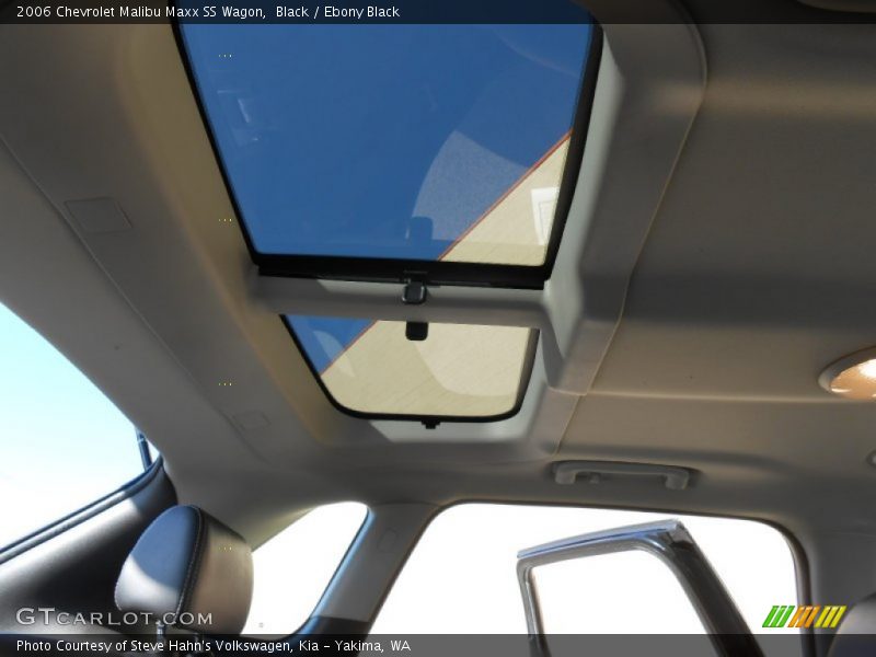 Sunroof of 2006 Malibu Maxx SS Wagon