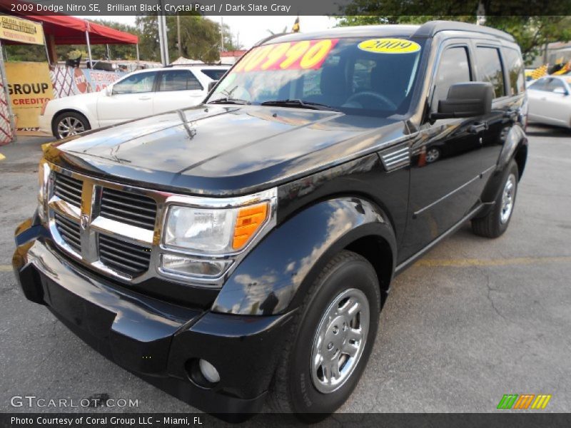 Front 3/4 View of 2009 Nitro SE