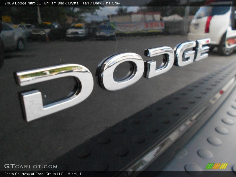 Brilliant Black Crystal Pearl / Dark Slate Gray 2009 Dodge Nitro SE