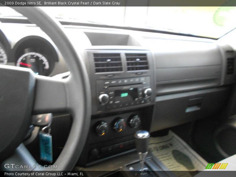 Brilliant Black Crystal Pearl / Dark Slate Gray 2009 Dodge Nitro SE