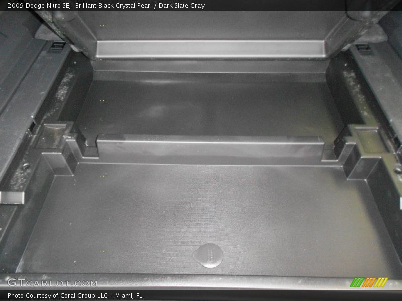Brilliant Black Crystal Pearl / Dark Slate Gray 2009 Dodge Nitro SE