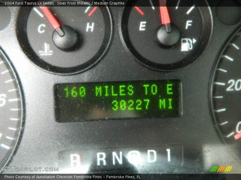 Silver Frost Metallic / Medium Graphite 2004 Ford Taurus LX Sedan