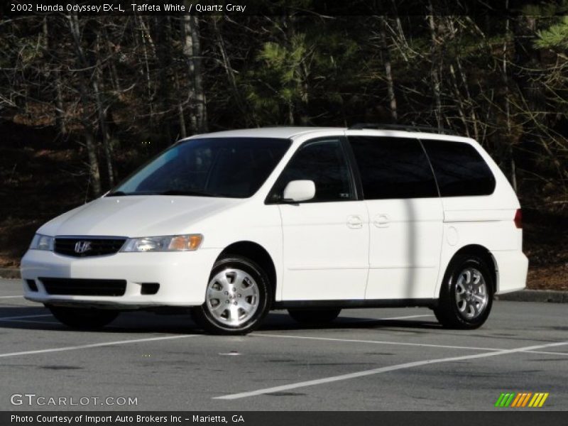 Front 3/4 View of 2002 Odyssey EX-L