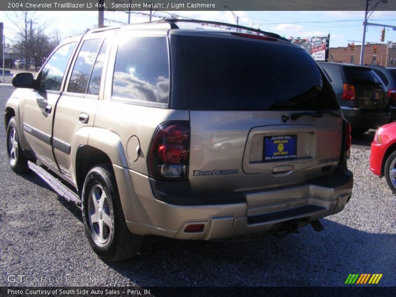 Sandstone Metallic / Light Cashmere 2004 Chevrolet TrailBlazer LS 4x4