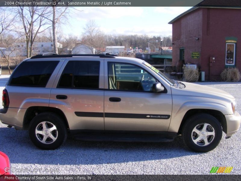 Sandstone Metallic / Light Cashmere 2004 Chevrolet TrailBlazer LS 4x4