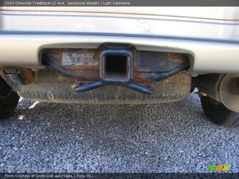 Sandstone Metallic / Light Cashmere 2004 Chevrolet TrailBlazer LS 4x4