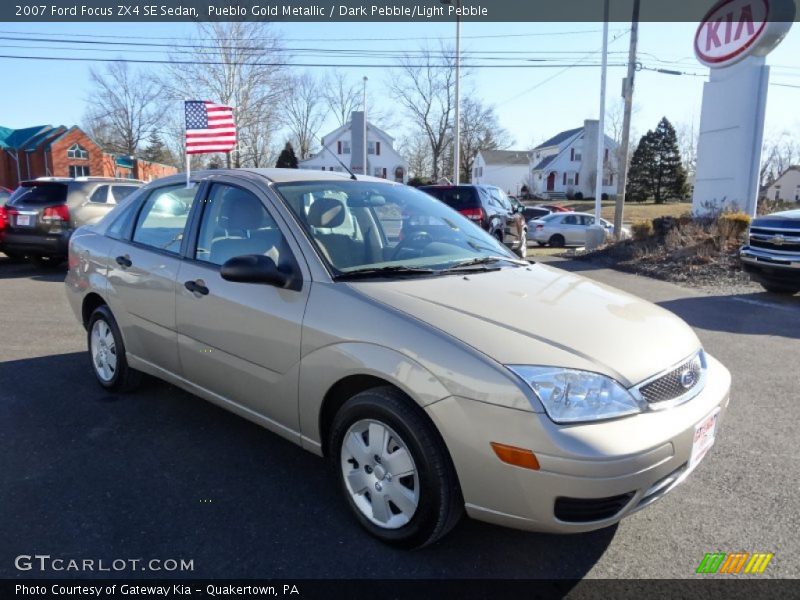 Pueblo Gold Metallic / Dark Pebble/Light Pebble 2007 Ford Focus ZX4 SE Sedan