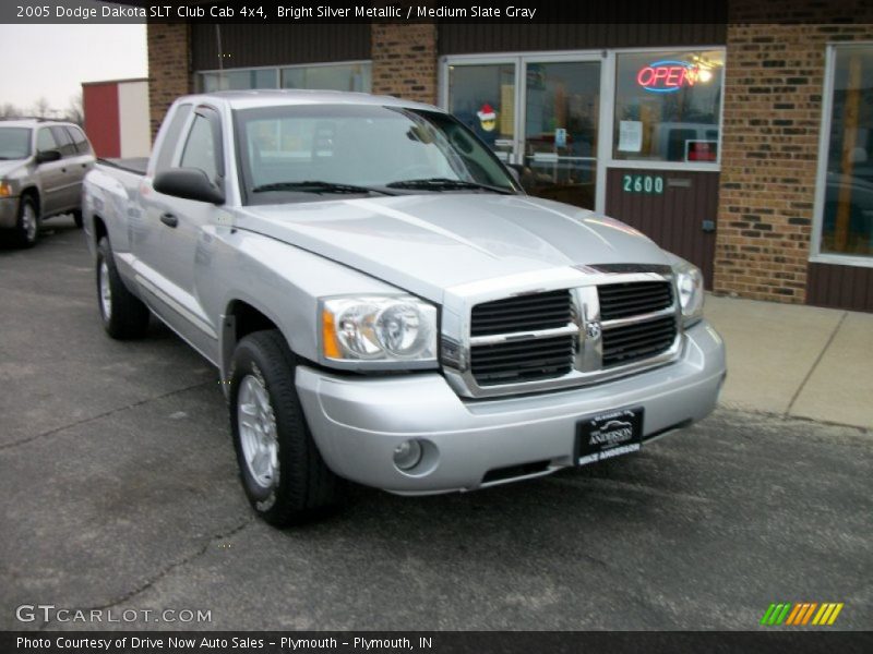 Bright Silver Metallic / Medium Slate Gray 2005 Dodge Dakota SLT Club Cab 4x4
