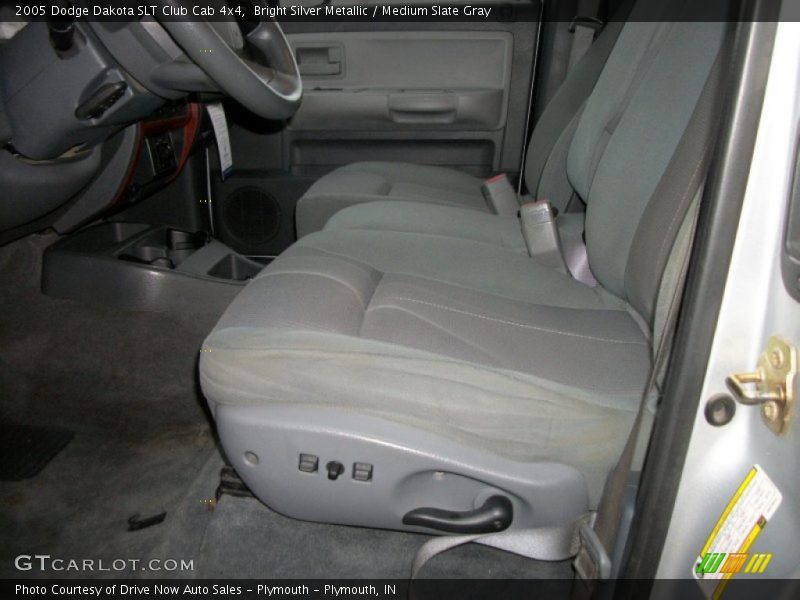Bright Silver Metallic / Medium Slate Gray 2005 Dodge Dakota SLT Club Cab 4x4