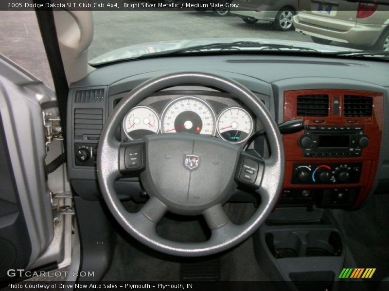Bright Silver Metallic / Medium Slate Gray 2005 Dodge Dakota SLT Club Cab 4x4