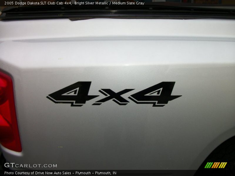 Bright Silver Metallic / Medium Slate Gray 2005 Dodge Dakota SLT Club Cab 4x4