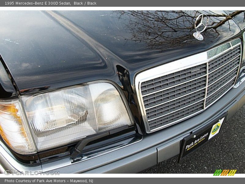 Black / Black 1995 Mercedes-Benz E 300D Sedan