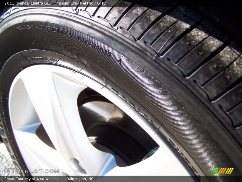 Titanium Gray Metallic / Gray 2011 Hyundai Elantra GLS