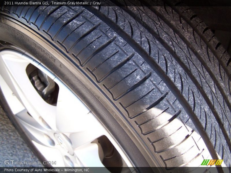 Titanium Gray Metallic / Gray 2011 Hyundai Elantra GLS